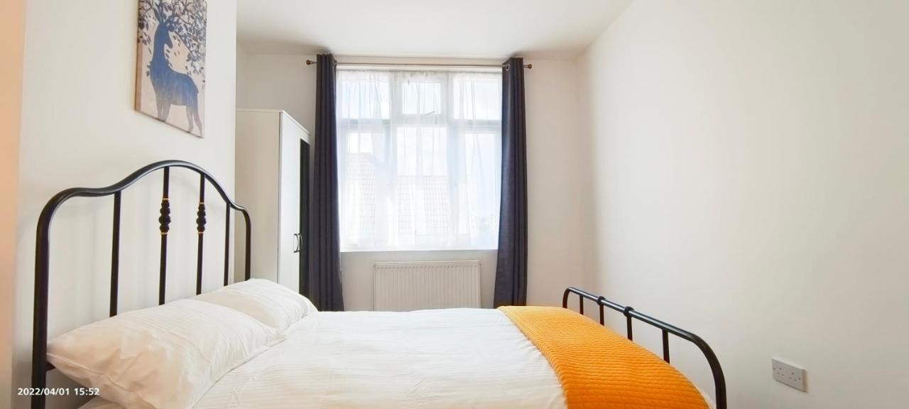 Apartmán Acacia Flat 189 In Wembley Londýn Exteriér fotografie