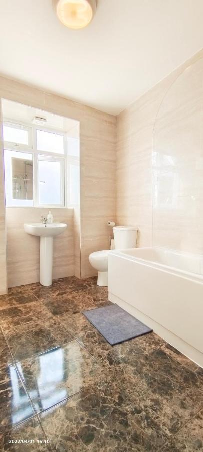 Apartmán Acacia Flat 189 In Wembley Londýn Exteriér fotografie