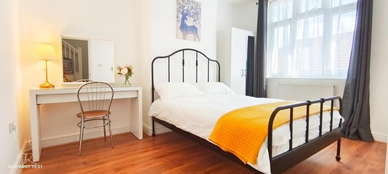 Apartmán Acacia Flat 189 In Wembley Londýn Exteriér fotografie